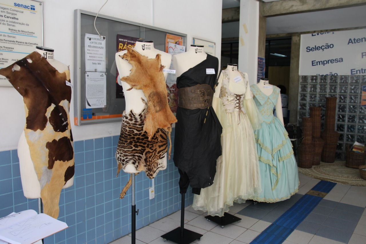 Alunos do Senac apresentam história da moda 5 modasenac1