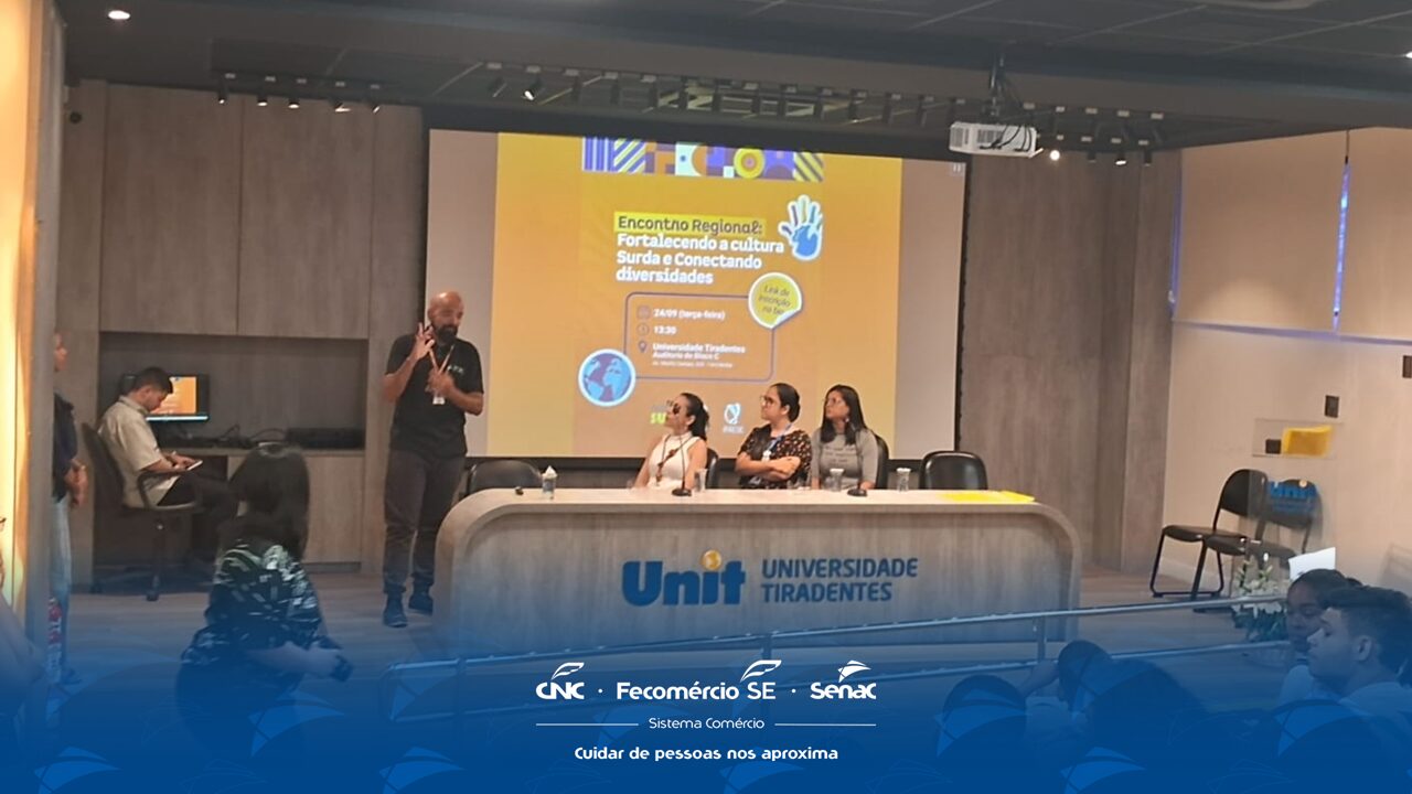 Instrutor de Libras do Senac participa de evento em comemoração ao Dia do Surdo